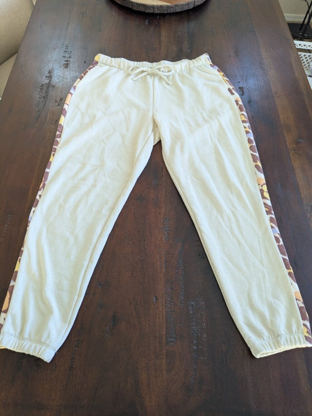 Oli & Viv Cream Animal Print Side Stripe Jogger Sweatpants L